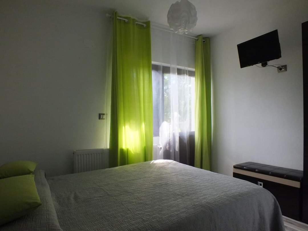 Camere De Inchiriat Livada Cu Meri Căpăţîneni-Ungureni Esterno foto