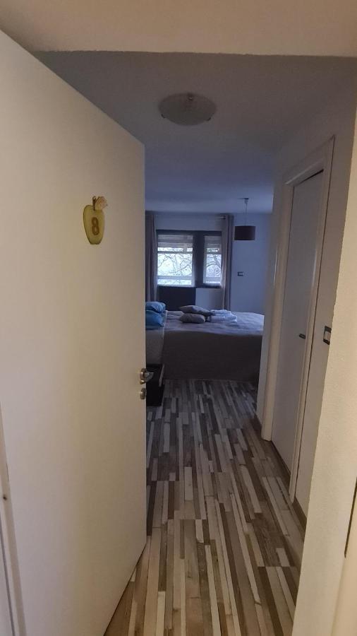 Camere De Inchiriat Livada Cu Meri Căpăţîneni-Ungureni Esterno foto